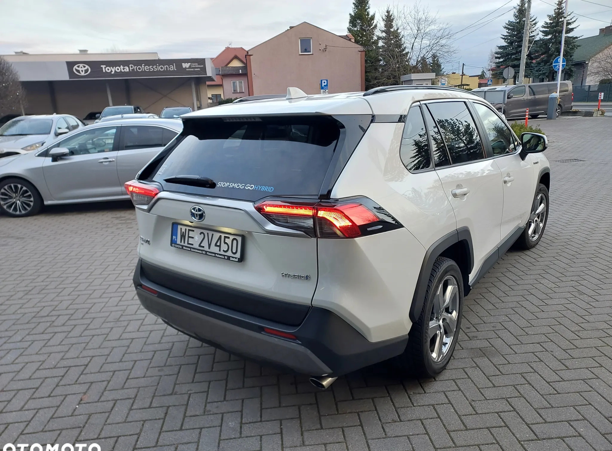 Toyota RAV4 cena 152000 przebieg: 49800, rok produkcji 2021 z Józefów małe 37